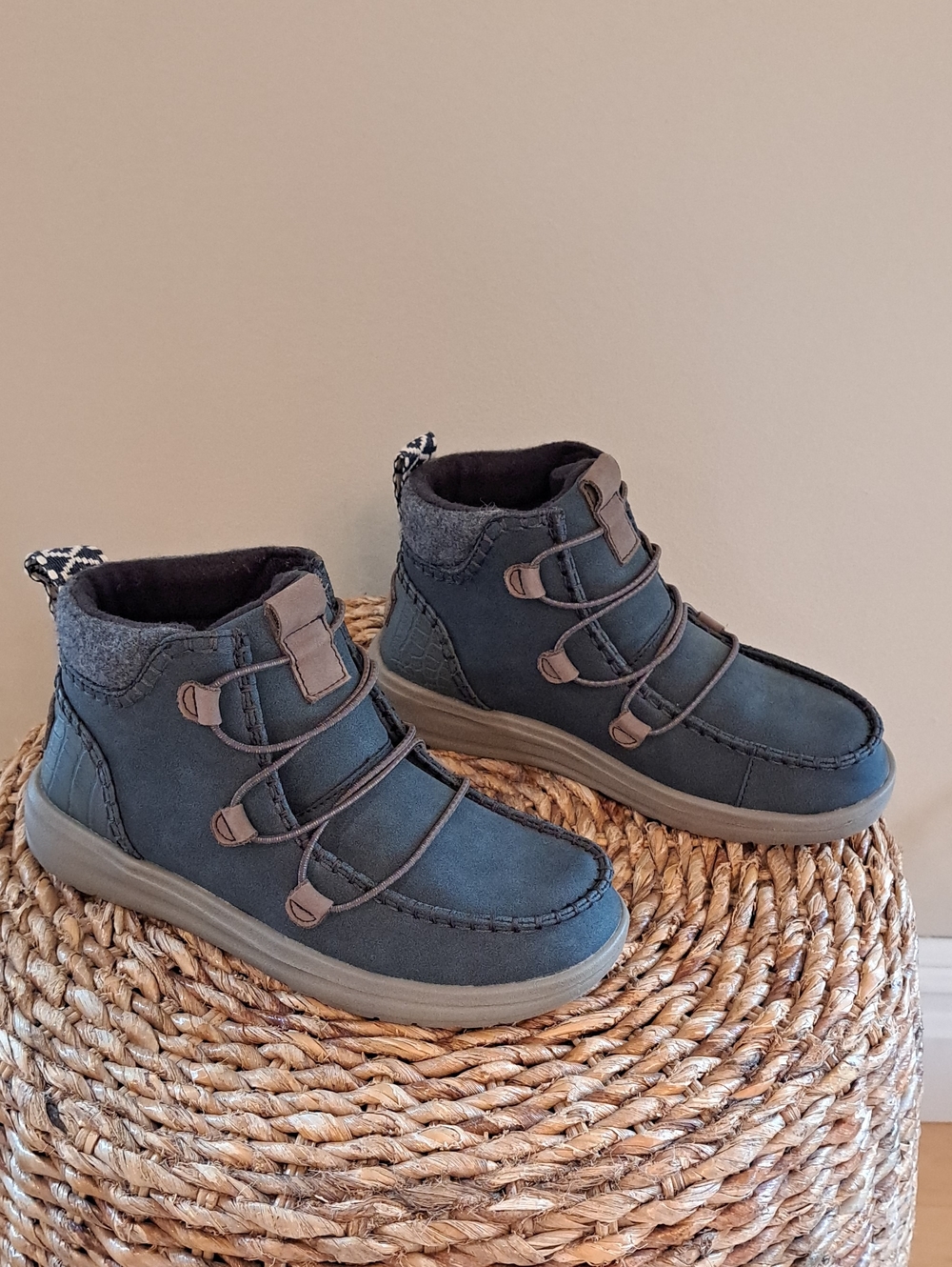 Hey Dude Youth Eloise Recycled Leather Ocean Blue High-Top Sneaker Boots 5